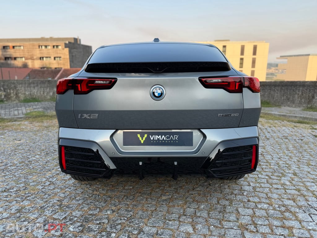 BMW iX2 eDrive20 Pack Desportivo M — fotografia 23
