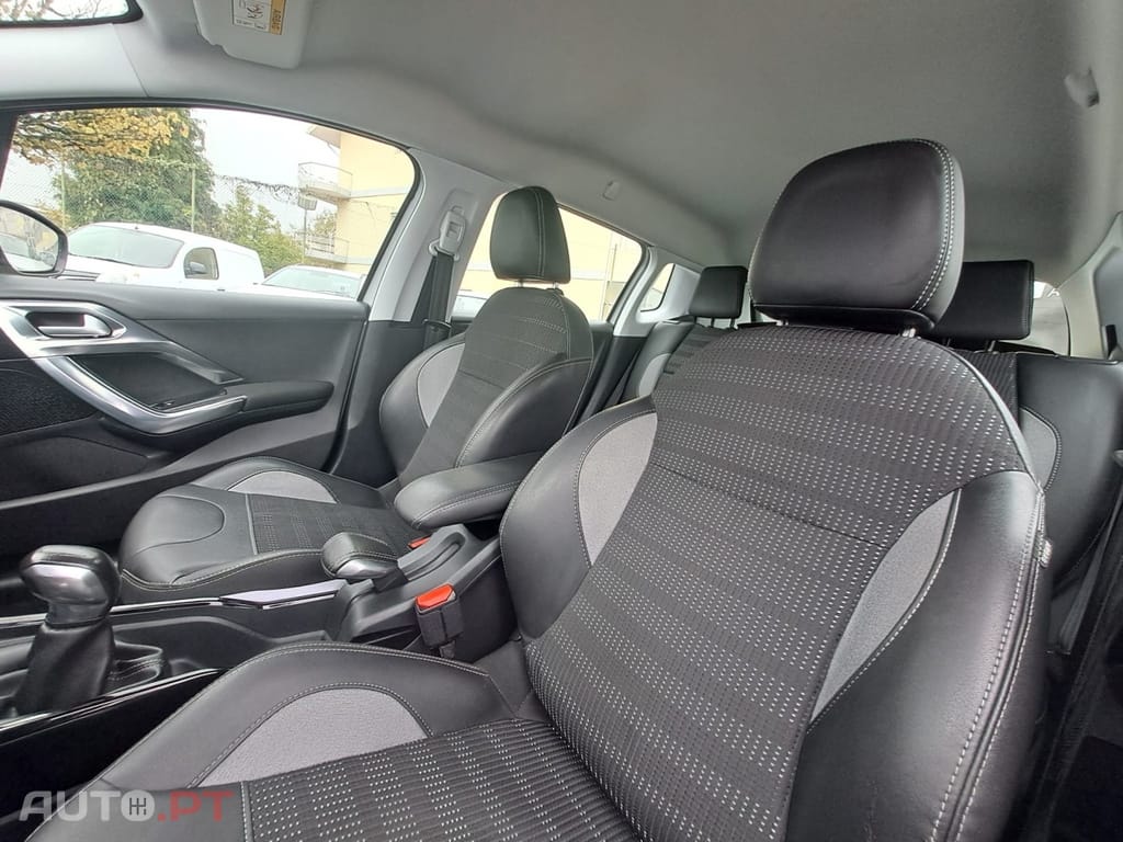 Peugeot 2008 1.2 PureTech Allure