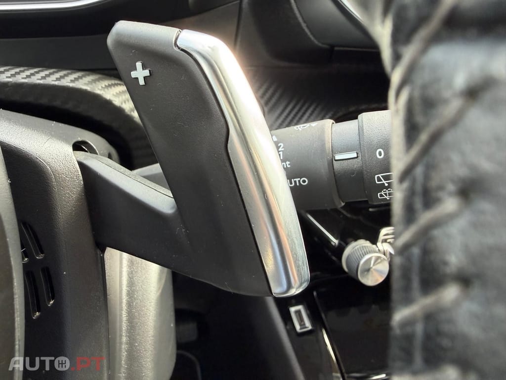 Peugeot 2008 1.5 BlueHDi Allure EAT8