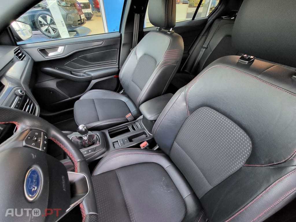 Ford Focus 1.0 EcoBoost ST-Line X