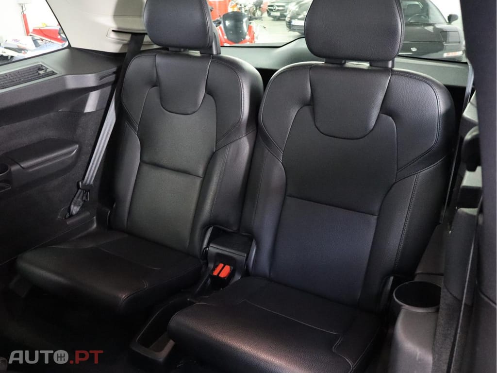 Volvo XC90 T8 Phev Momentum 4WD