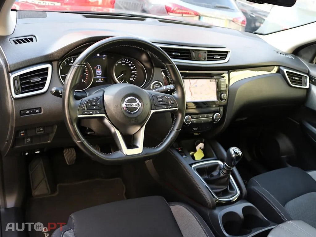 Nissan Qashqai 1.3 DIG-T N-Connecta J18