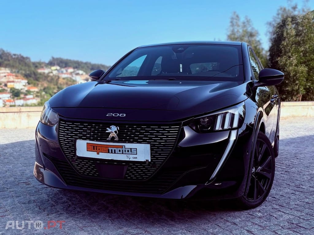 Peugeot 208 1.2 PureTech GT EAT8