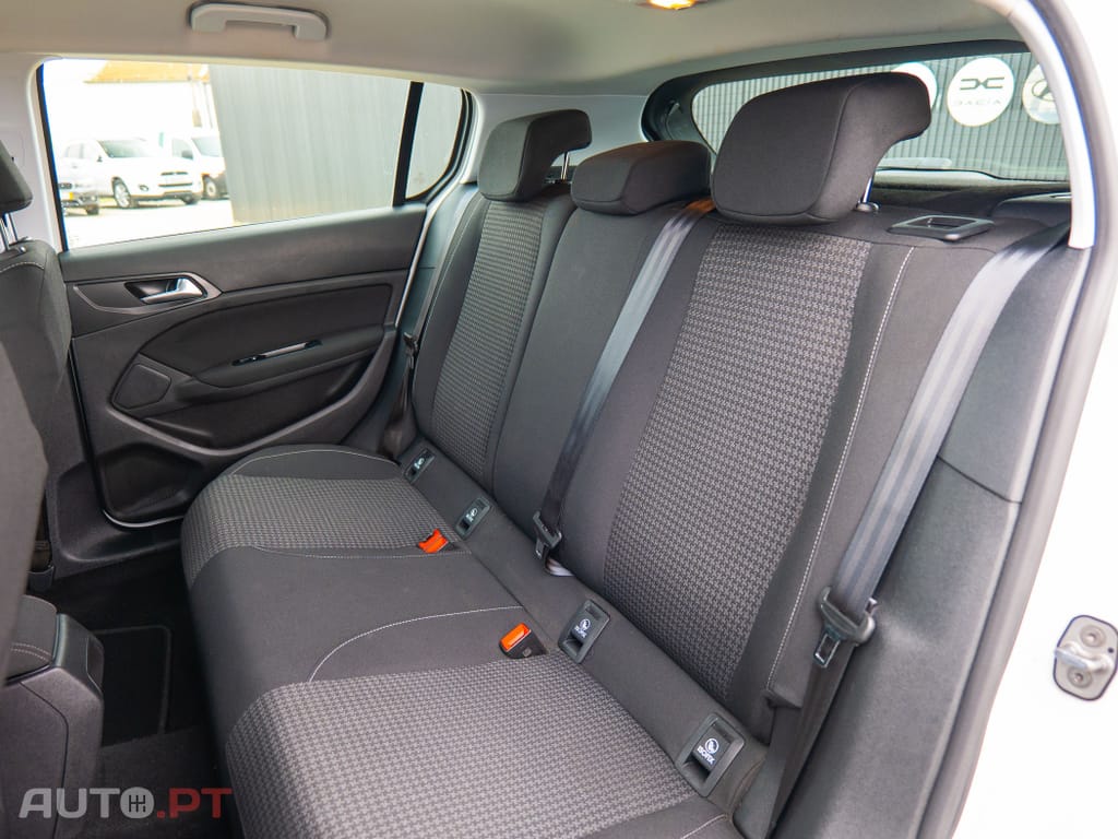 Peugeot 308 1.5 BlueHDi Business Line