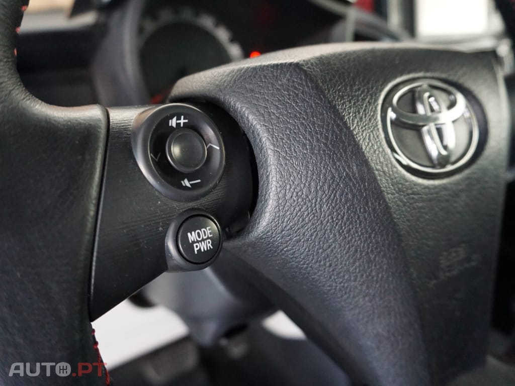 Toyota iQ 1.0 VVT-i 2 MultiDrive NAVI+Bluetooth