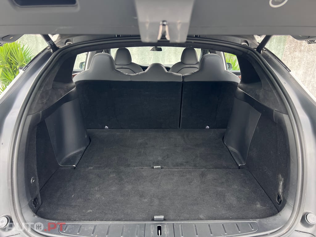 Tesla Model X Long Range Plus