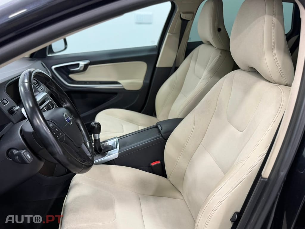 Volvo V60 1.6 D2 Drive Momentum Start/Stop