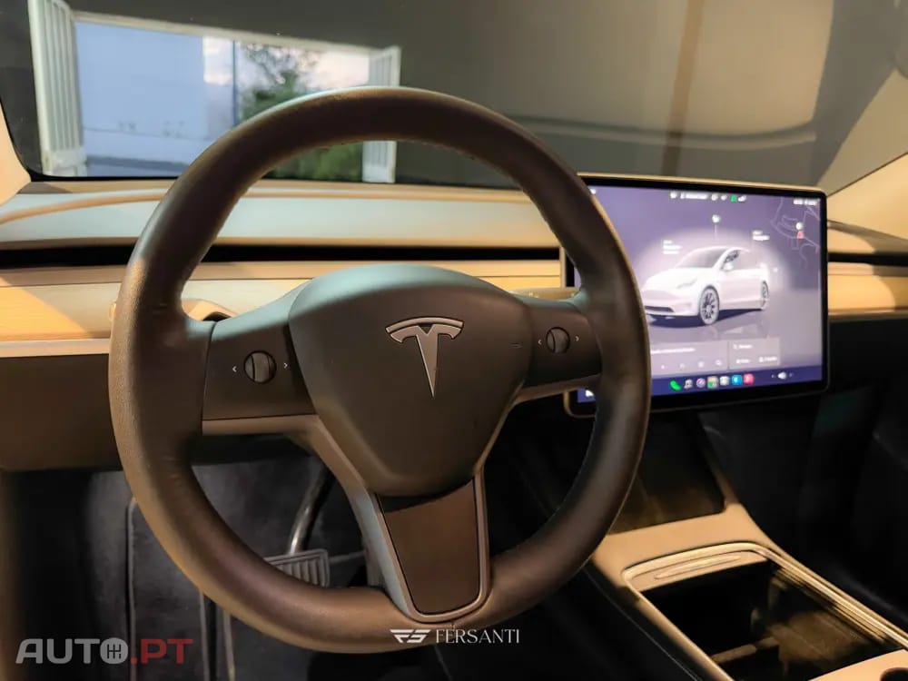 Tesla Model Y Long Range Dual Motor AWD