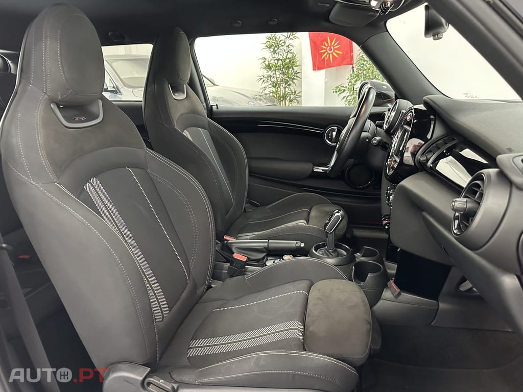 MINI Cooper Cooper D Auto