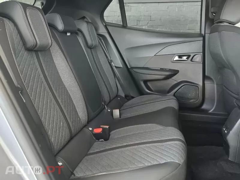 Peugeot E-2008 54 kWh Allure