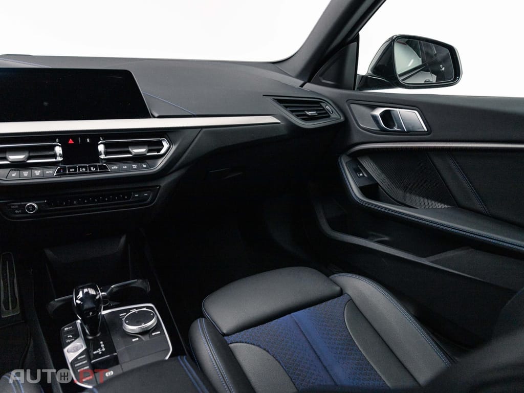 BMW 218 i Pack Desportivo M