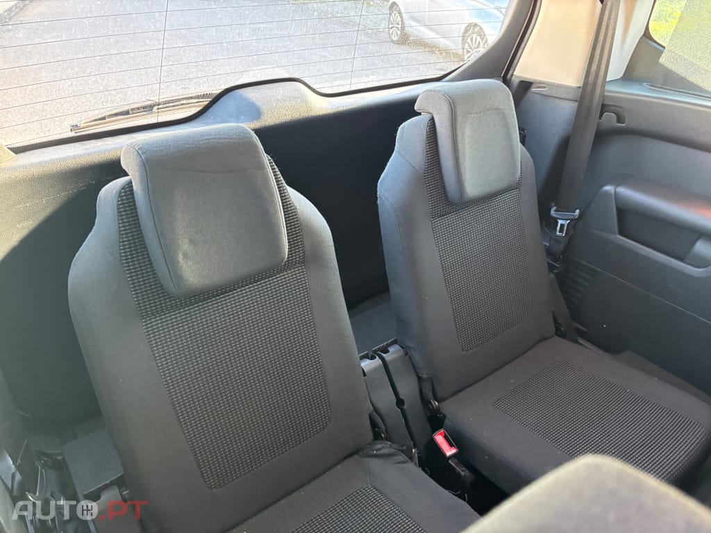 Peugeot 5008 1.6 HDi 7L Allure