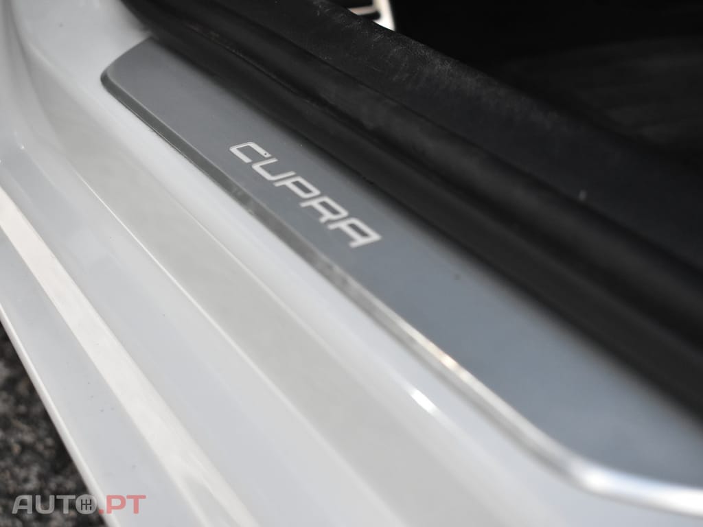 Cupra Leon 1.4 e-Hybrid Cupra DSG VZ