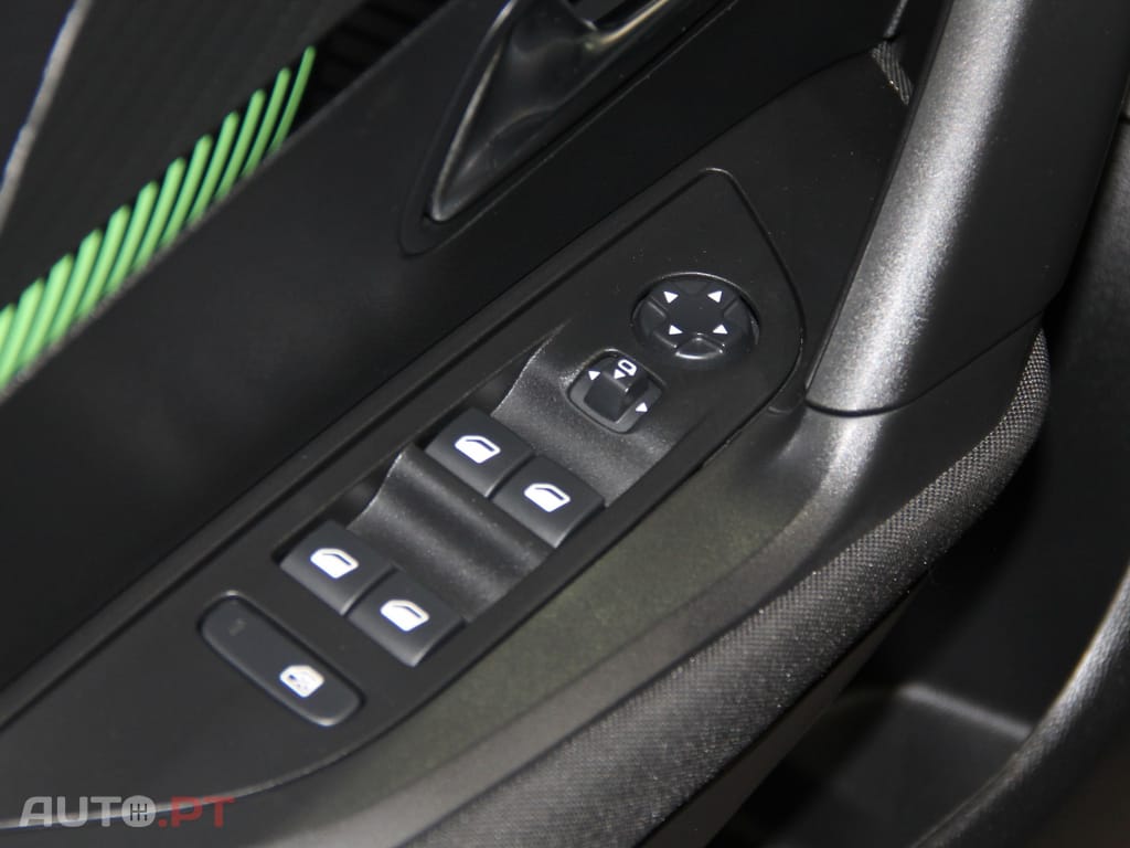 Peugeot 2008 1.2 PureTech Active Pack