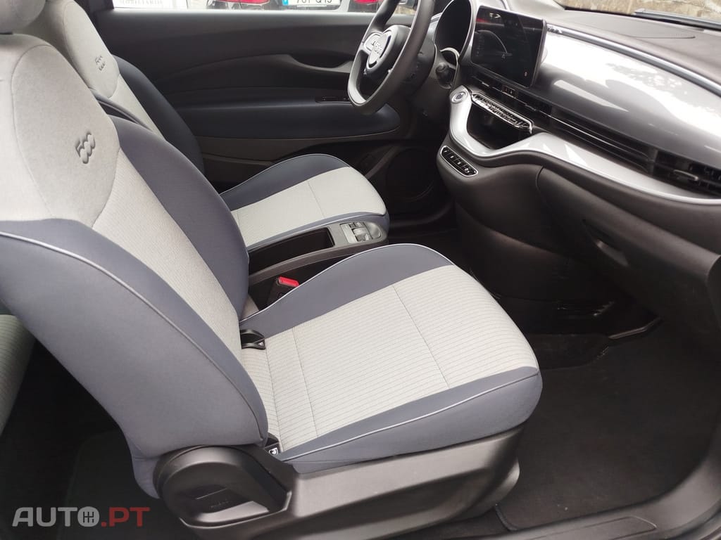 Fiat 500e 42 kWh Icon