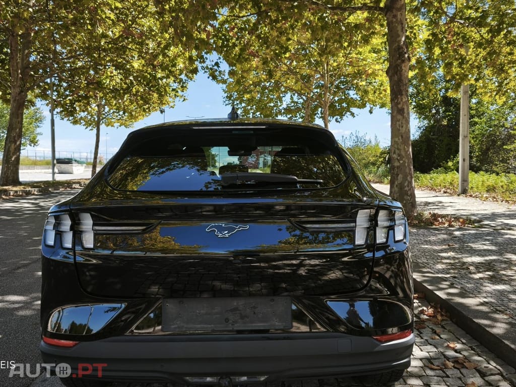 Ford Mustang MACH-E 99KWH PREMIUM