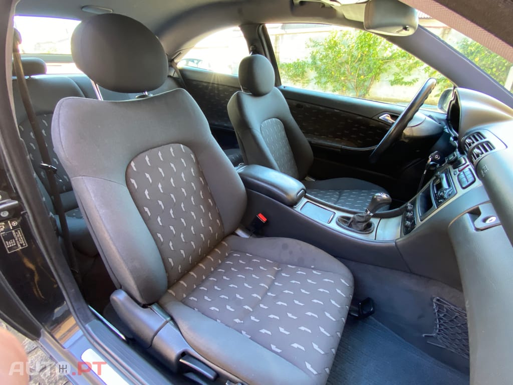 Mercedes-Benz C 220 CDI COUPE