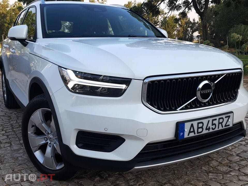 Volvo XC40 2.0 D3 Momentum Plus