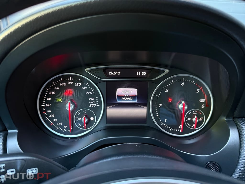 Mercedes-Benz A 180 d AMG Line