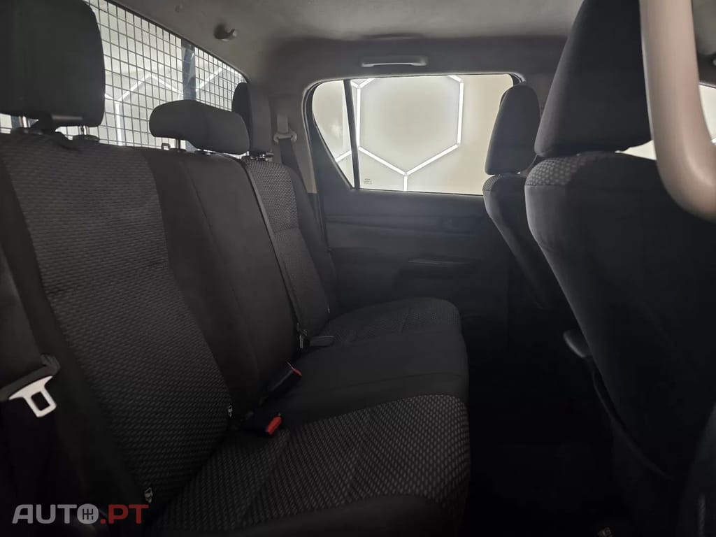 Toyota Hilux 2.4 D-4D 4WD CD CM