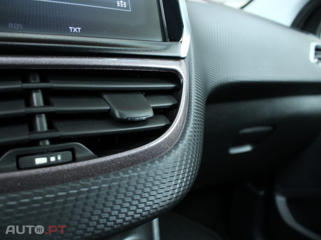 Peugeot 2008 1.2 PureTech Allure