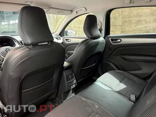 Renault Arkana 1.3 TCe Intens EDC