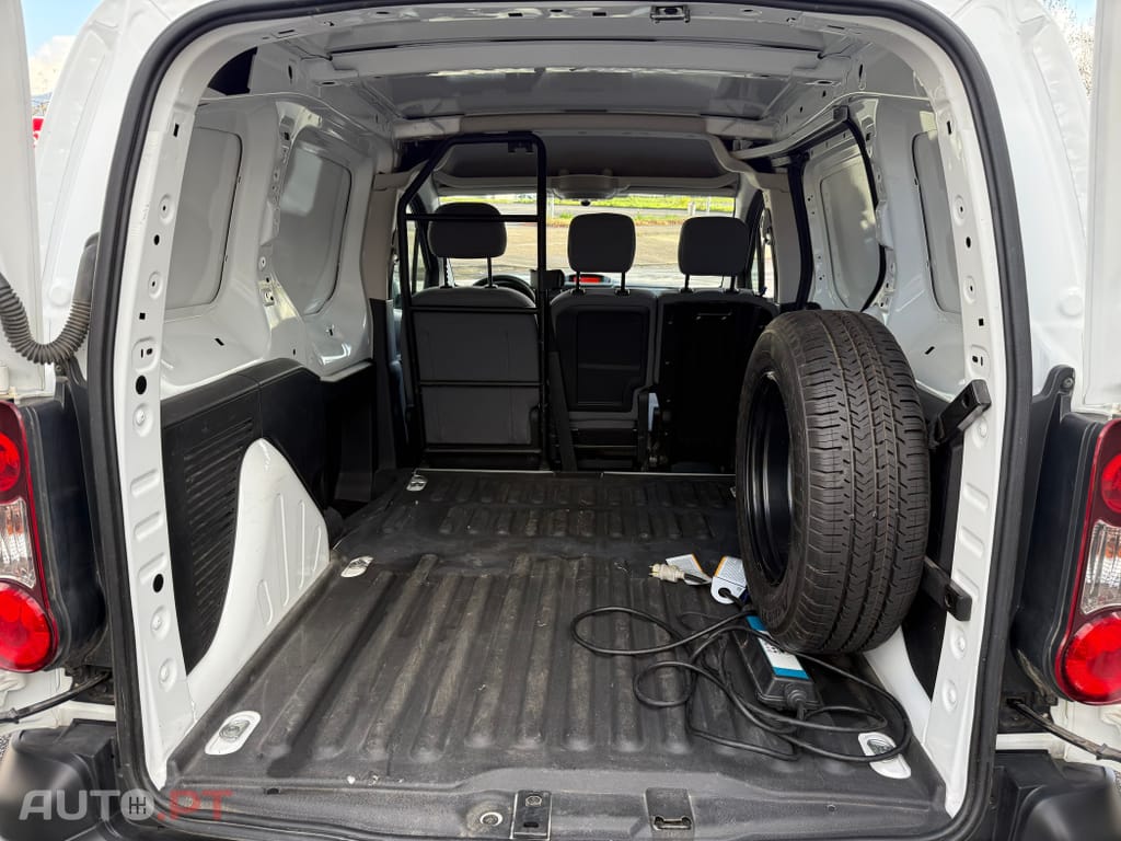 Peugeot E-Partner L2 FlexCab (50kWh) Pro