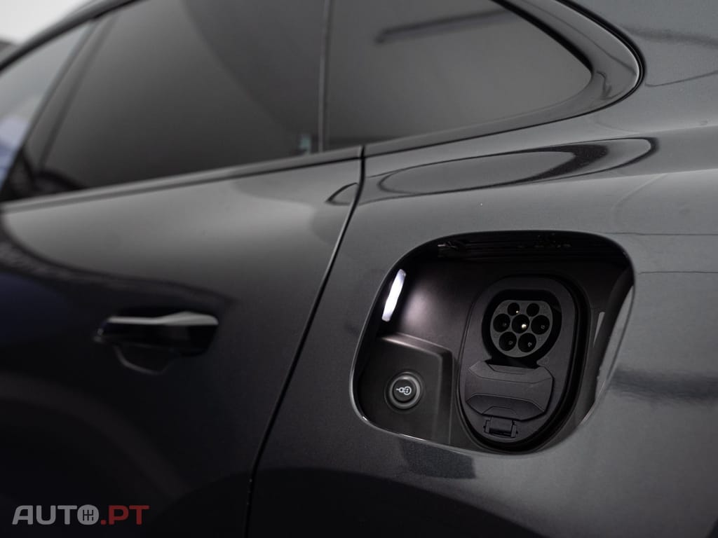 Porsche Macan Electric 4