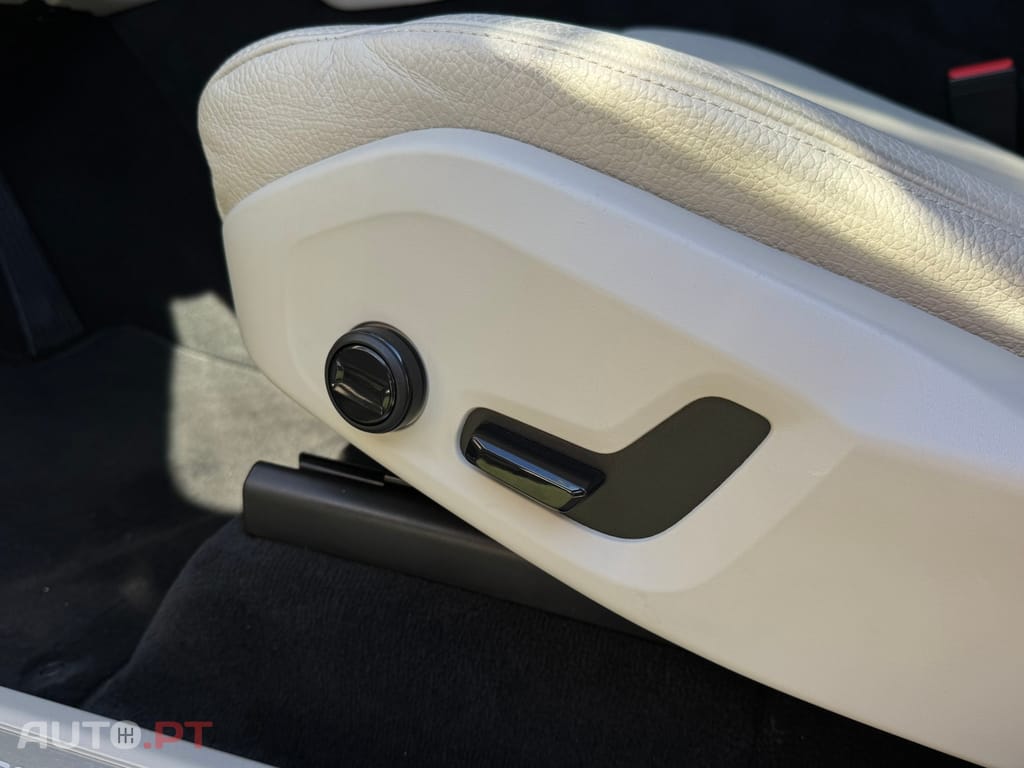 Volvo XC90 2.0 T8 PHEV Core AWD