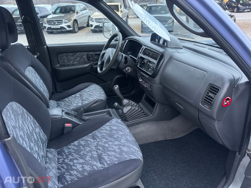Mitsubishi L200 2.5 TD Strakar CD