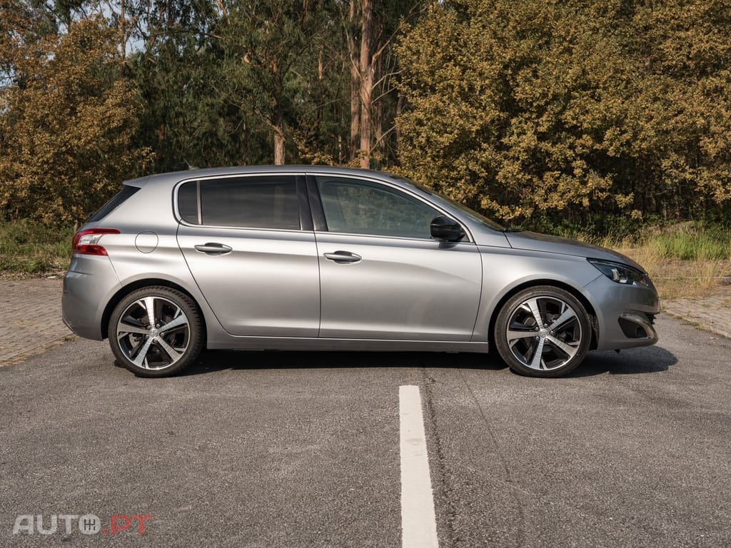 Peugeot 308 1.2 PureTech Allure J18