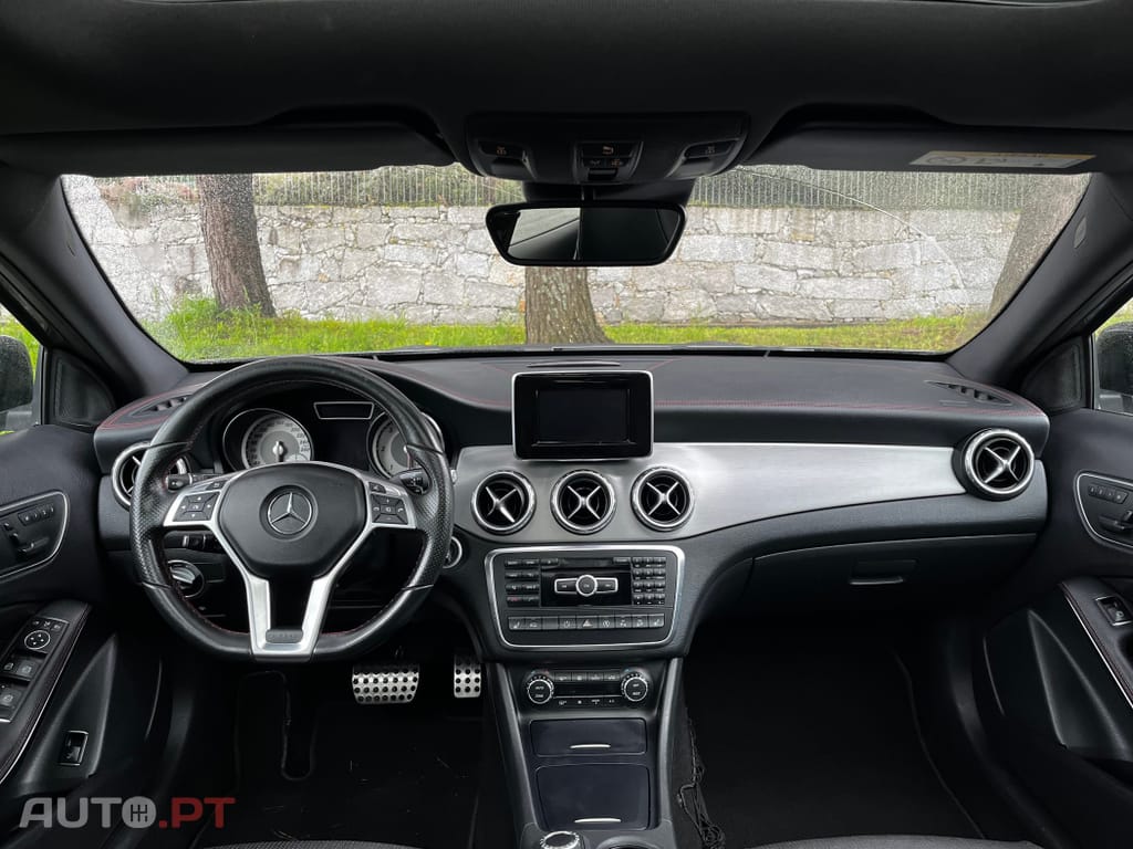 Mercedes-Benz GLA 220 Automático