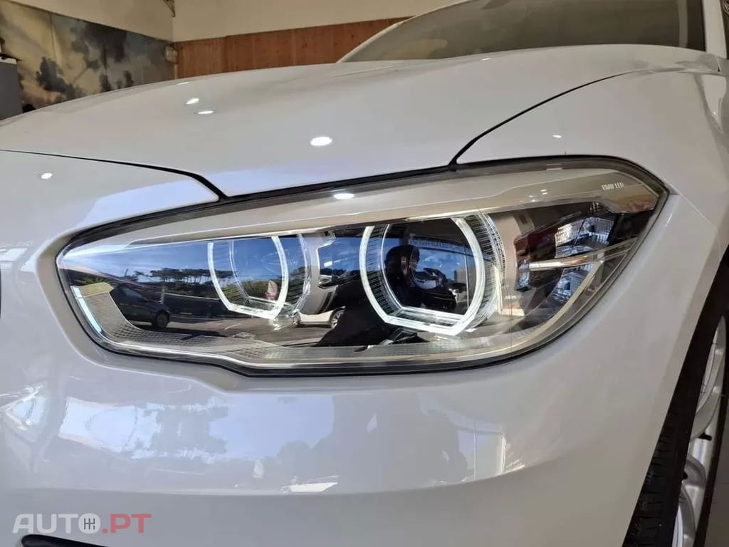 BMW 116 d Line Luxury Auto foto 5