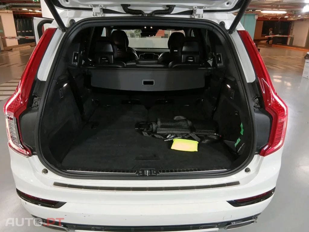Volvo XC90 2.0 T8 PHEV R-Design AWD