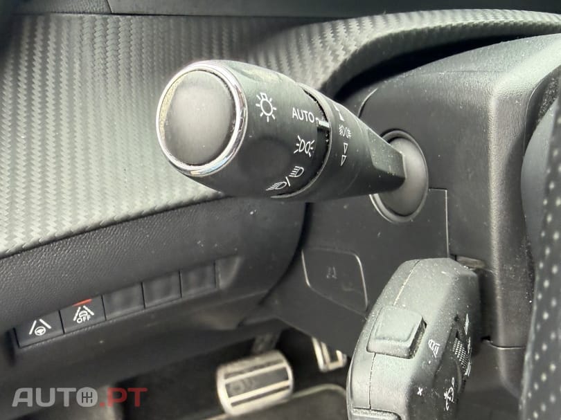 Peugeot E-2008 54 kWh GT