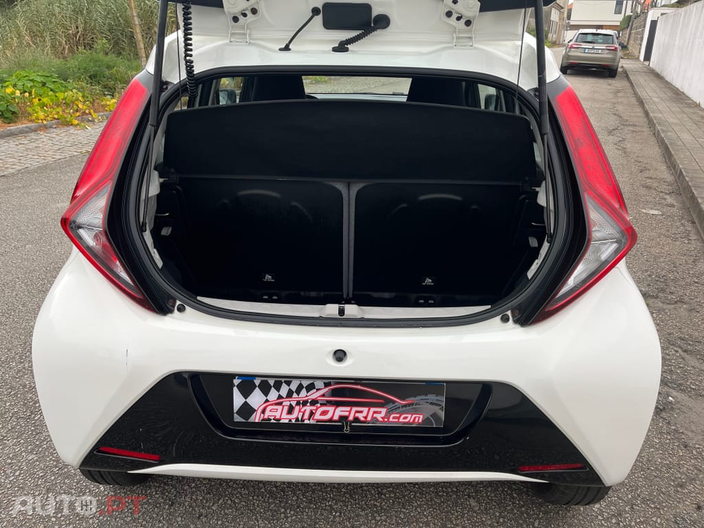 Toyota Aygo 1.0 X-Play+X-Touch
