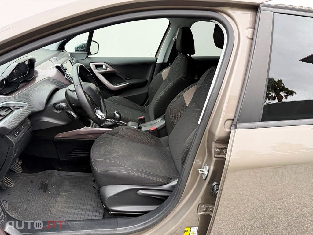 Peugeot 2008 1.2 PureTech Access