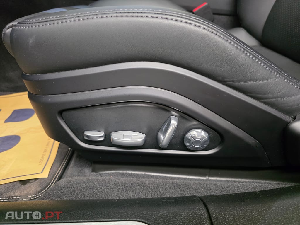 Porsche Panamera 4 e-hybrid