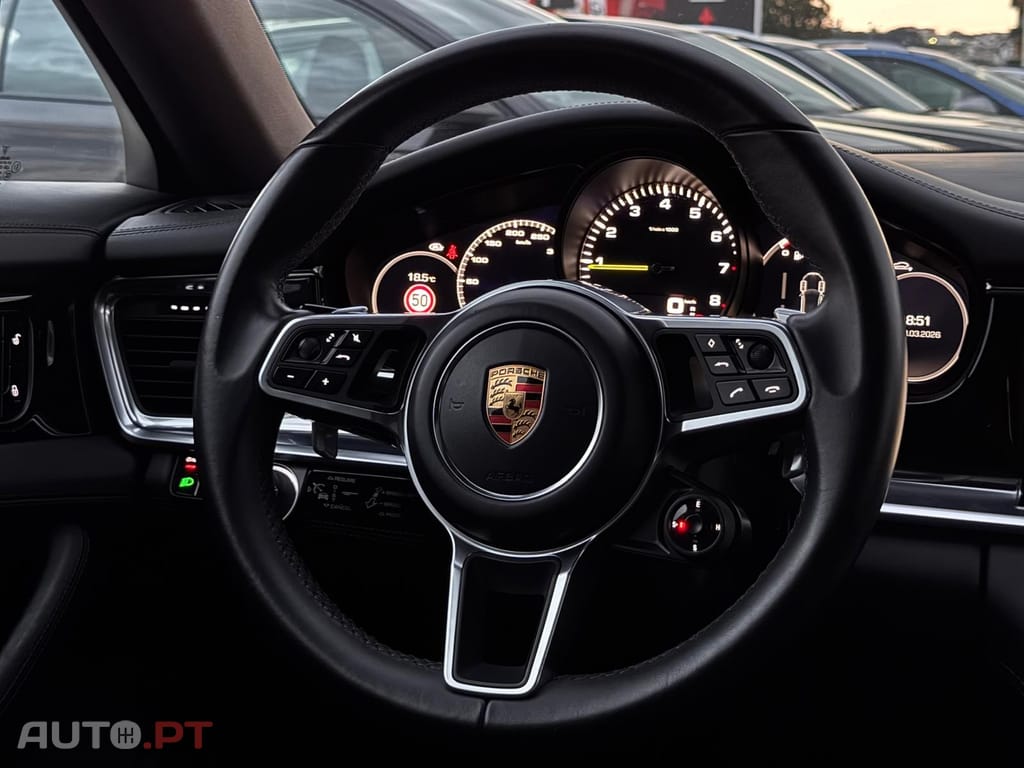 Porsche Panamera 4 E-Hybrid