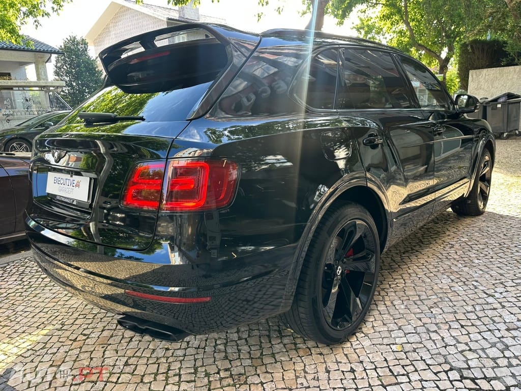 Bentley Bentayga V8