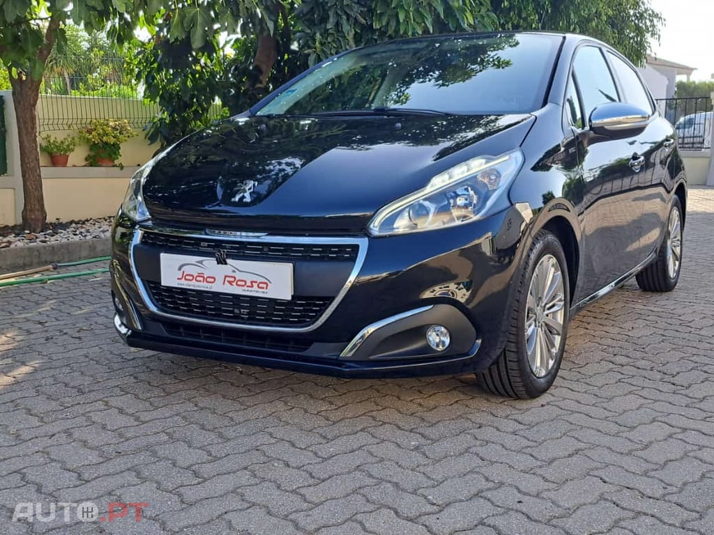 Peugeot 208 1.2 PureTech Signature