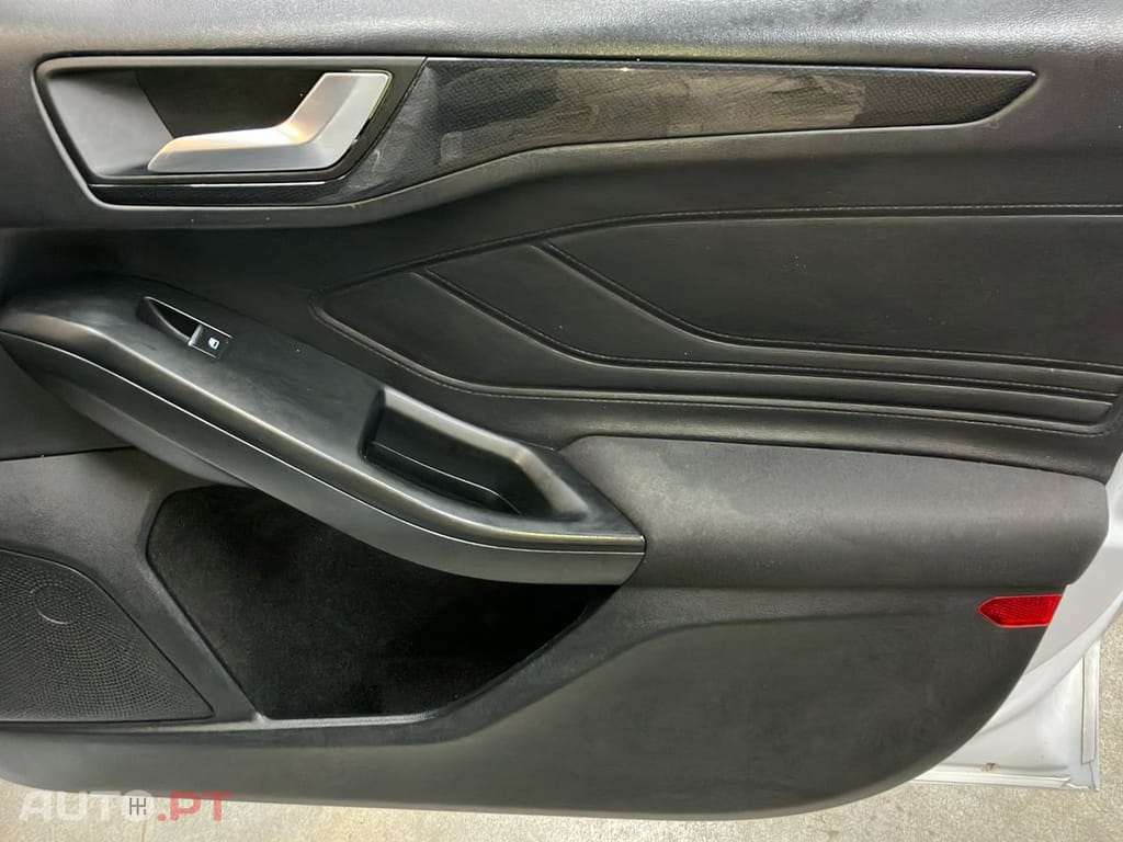 Ford Focus 1.0 EcoBoost MHEV ST-Line