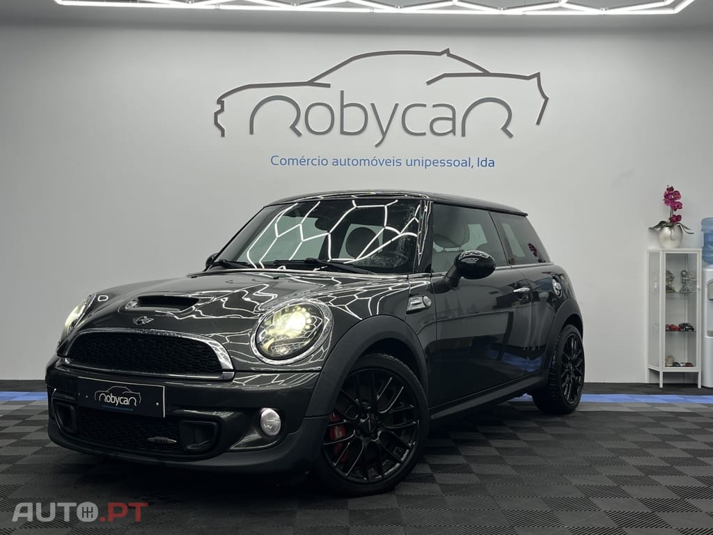 MINI Cooper John Cooper Works
