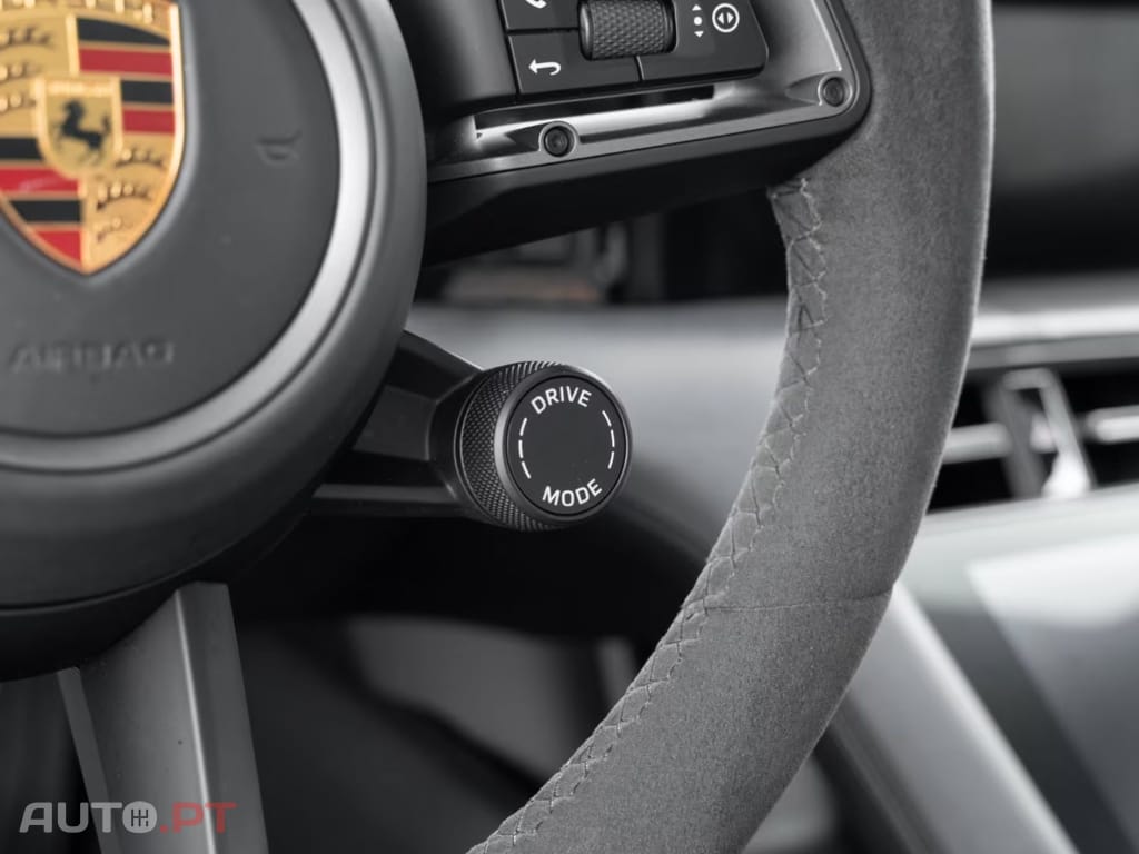 Porsche Taycan I.V.A DEDUTIVEL GTS 