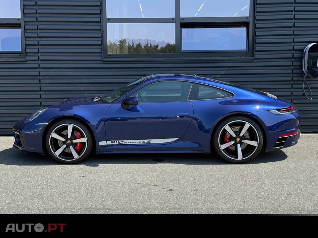 Porsche 992 Carrera 4S