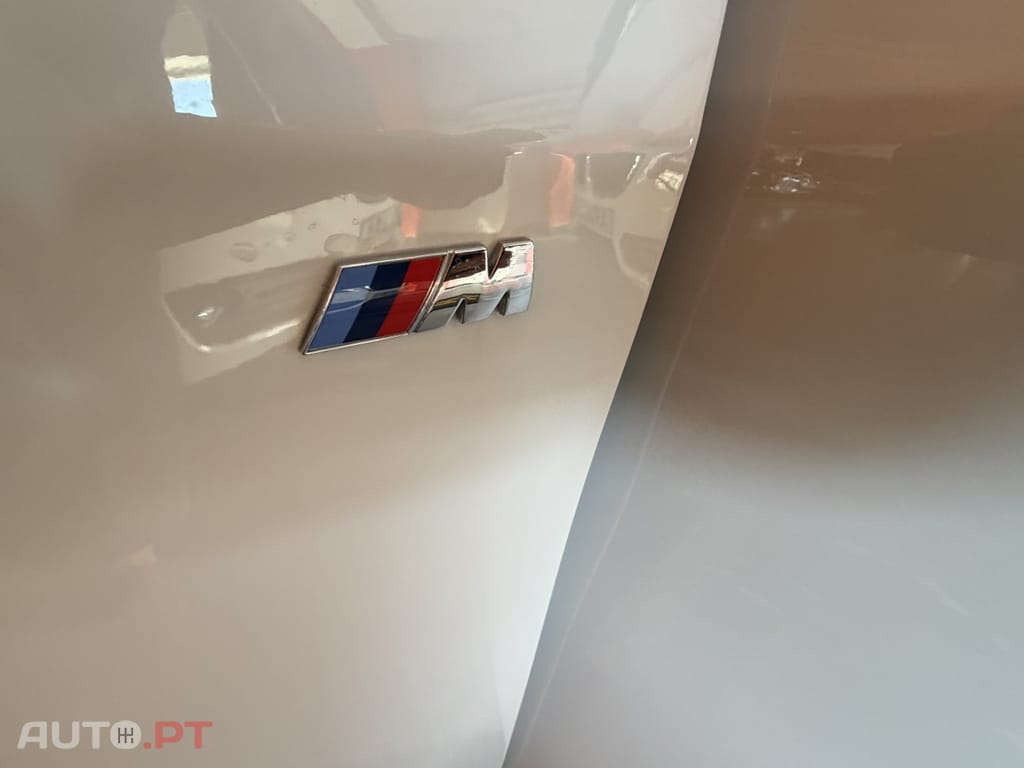 BMW 118 i Pack Desportivo M Auto