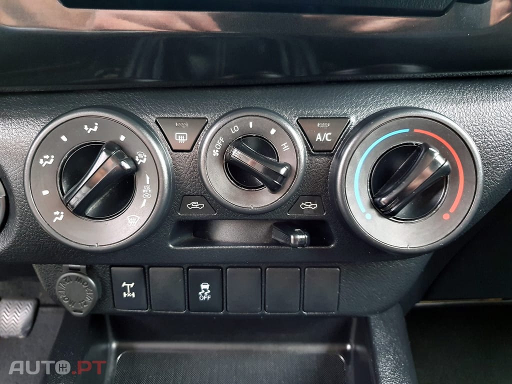 Toyota Hilux 2.4 D-4D 4WD CD CM
