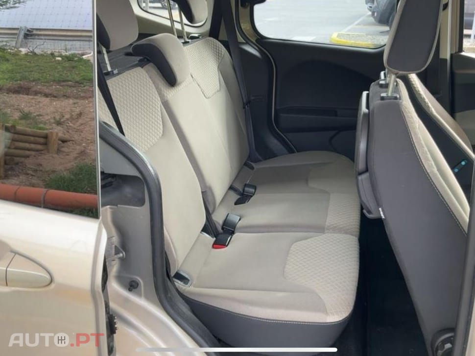 Ford Tourneo 1.0 EcoBoost Titanium