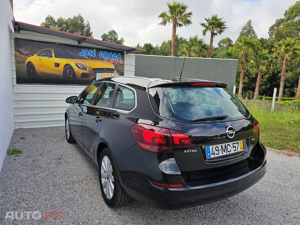 Opel Astra Caravan 1.7 CDTi Cosmo Plus