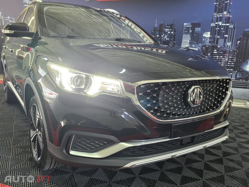 MG ZS EV 44.5 kWh Luxury